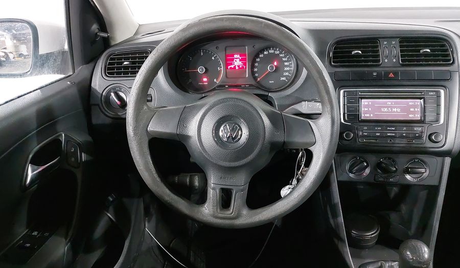 Volkswagen Vento 1.6 ACTIVE MT Sedan 2014