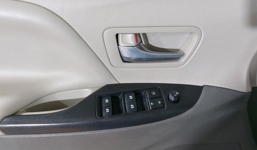 Toyota Sienna 3.5 LE AT Minivan 2017