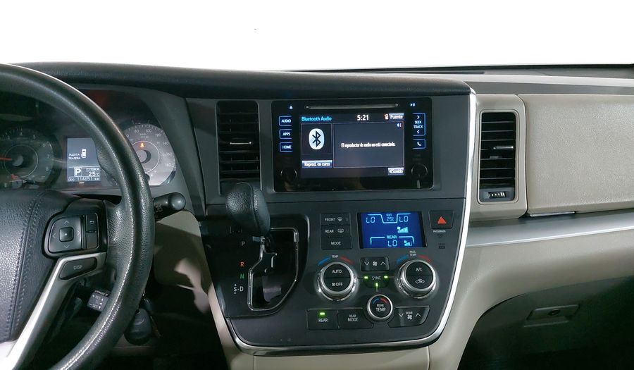 Toyota Sienna 3.5 LE AT Minivan 2017