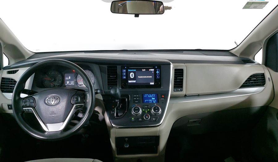 Toyota Sienna 3.5 LE AT Minivan 2017