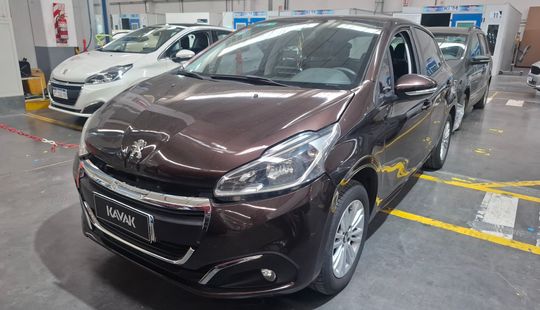 Peugeot • 208