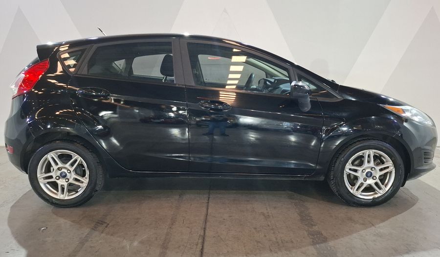 Ford Fiesta 1.6 SE AT Hatchback 2017