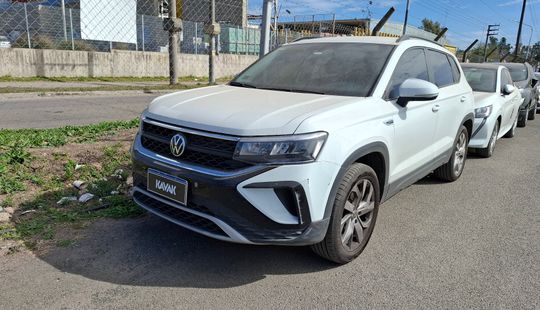 Volkswagen • Taos