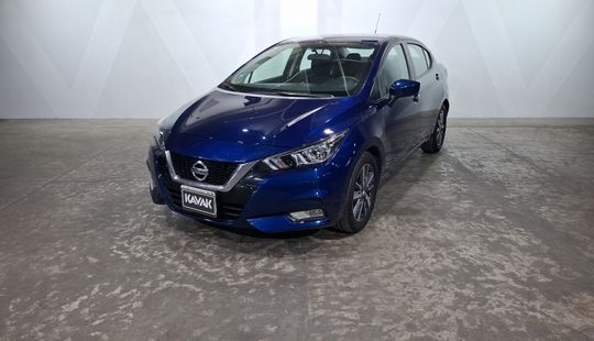 Nissan • Versa