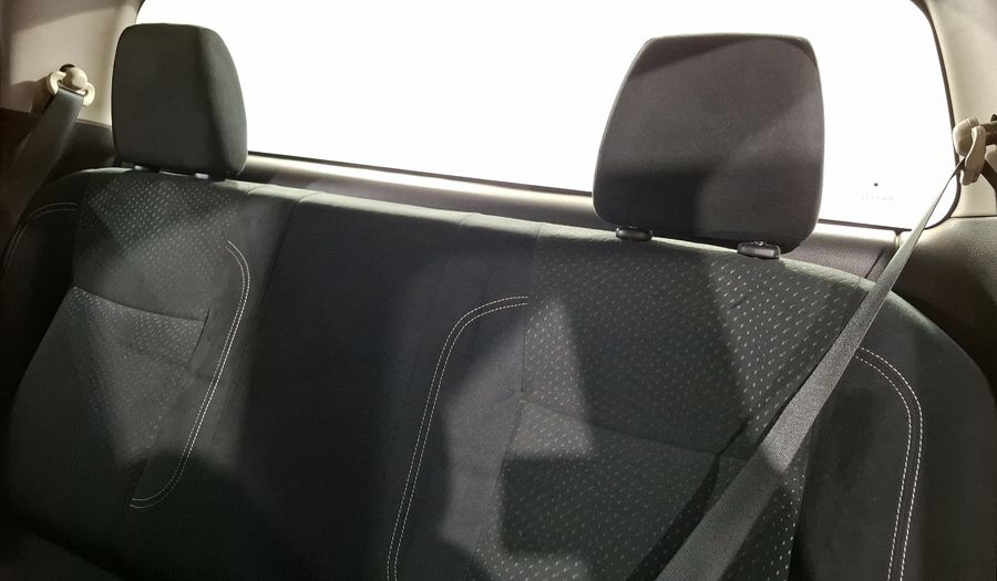 Nissan Np300 2.5 DOBLE CABINA SE TM AC PAQ SEG Pickup 2017