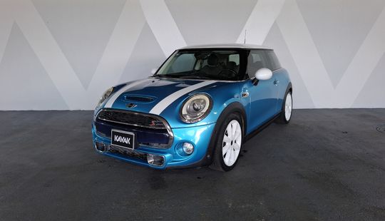 2018 • 55,394 km • Automático