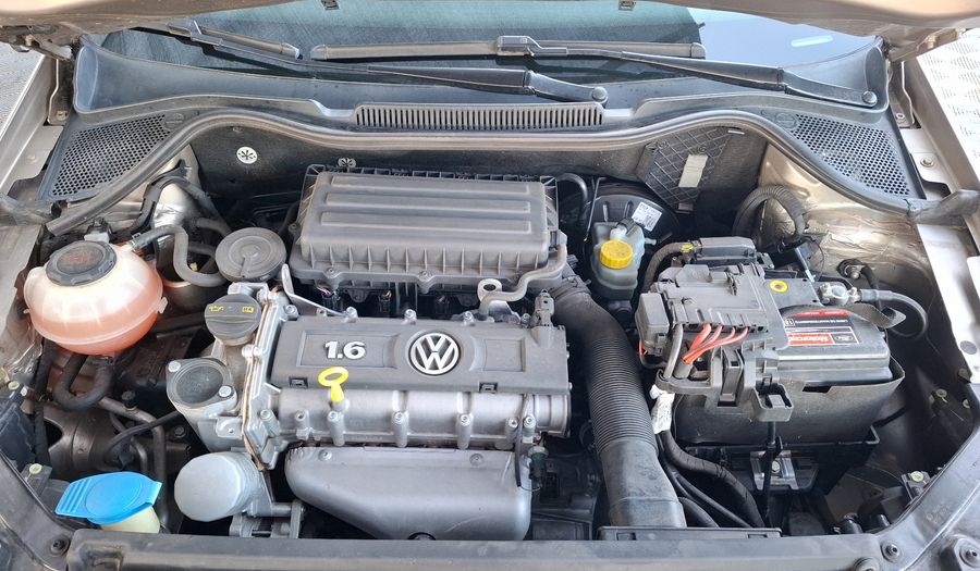Volkswagen Polo 1.6 COMFORTLINE TIPTRONIC Sedan 2016
