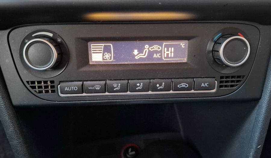 Volkswagen Polo 1.6 COMFORTLINE TIPTRONIC Sedan 2016
