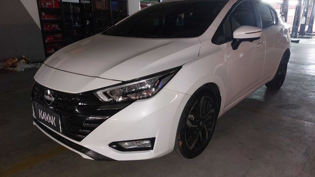 Nissan • Versa