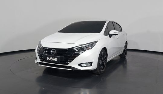 Nissan • Versa