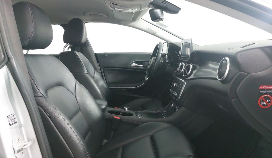 Mercedes Benz Clase Cla 1.6 CLA 200 SPORT AT Coupe 2017