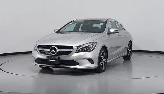 Mercedes Benz • Clase CLA