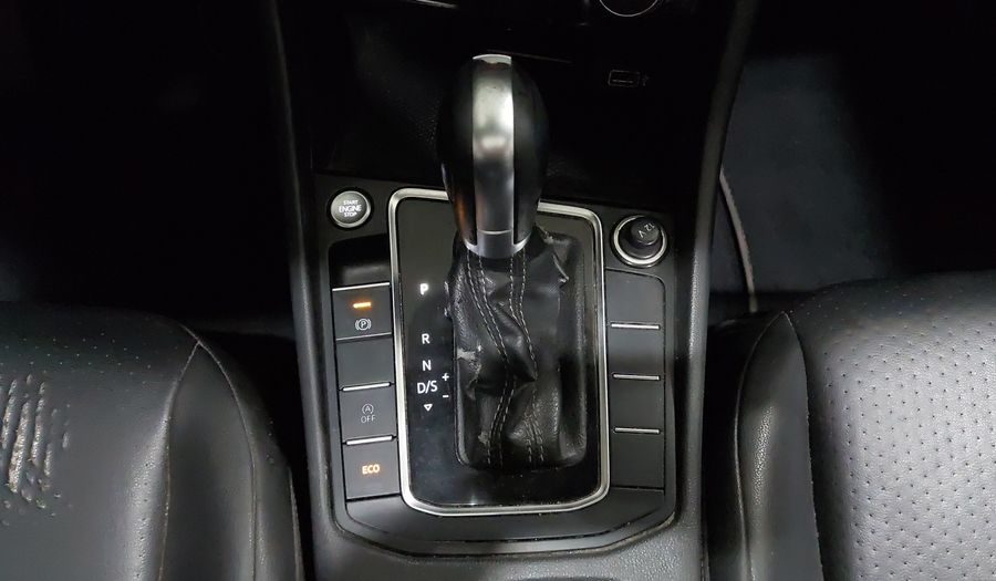 Volkswagen Jetta 1.4 R-LINE AUTO Sedan 2019