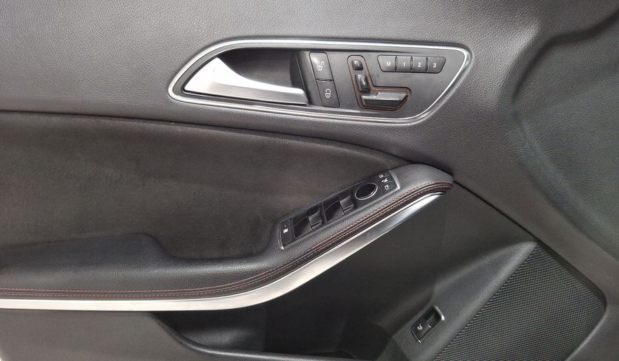 Mercedes Benz Clase Cla 2.0 CLA 250 CGI SPORT AT Coupe 2015