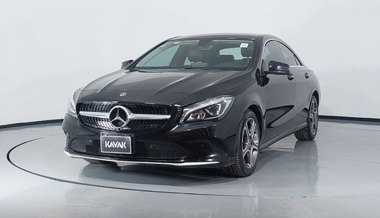 Mercedes Benz • Clase CLA