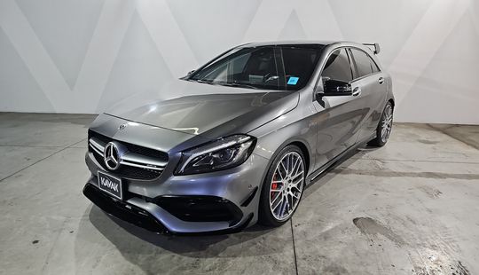Mercedes Benz • Clase A