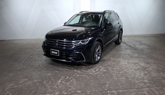 Volkswagen • Tiguan
