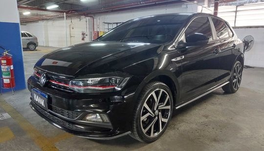 Volkswagen • Polo