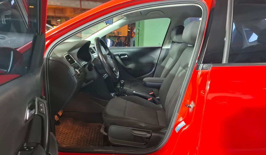 Volkswagen Polo 1.6 COMFORTLINE Sedan 2016