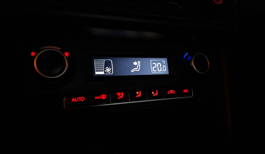 Volkswagen Polo 1.6 COMFORTLINE Sedan 2016