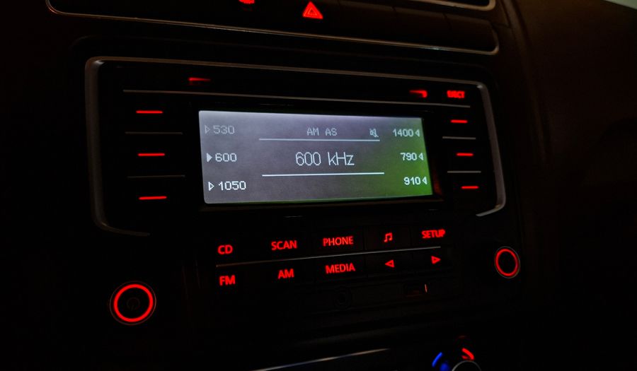 Volkswagen Polo 1.6 COMFORTLINE Sedan 2016