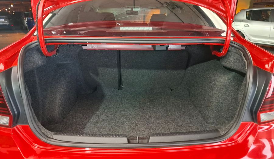 Volkswagen Polo 1.6 COMFORTLINE Sedan 2016