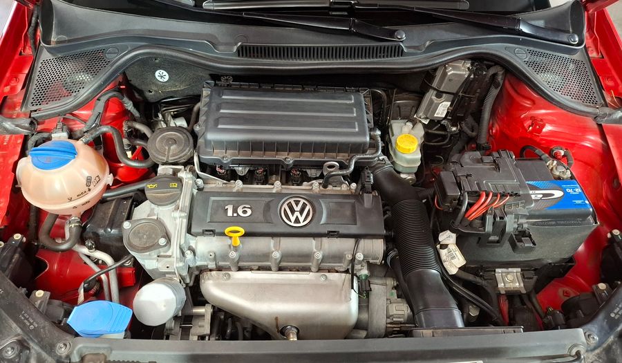 Volkswagen Polo 1.6 COMFORTLINE Sedan 2016