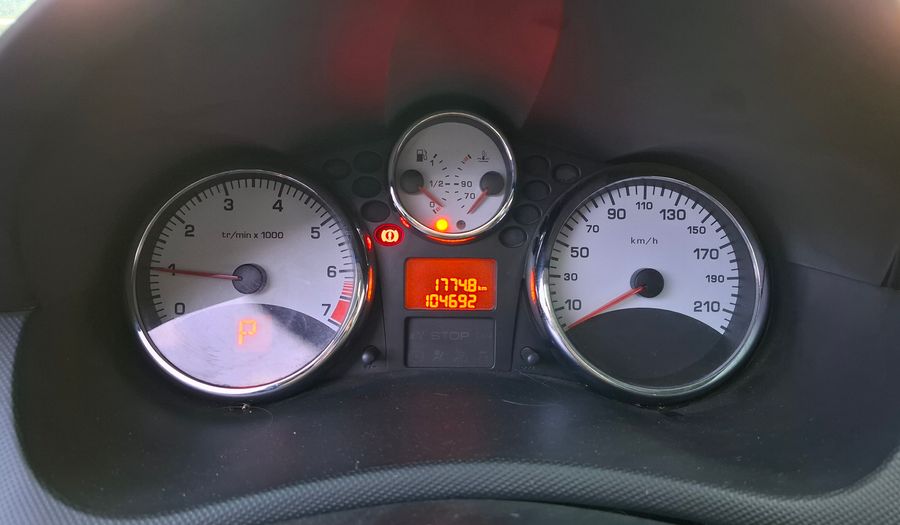 Peugeot 207 1.6 XT TIPTRONIC COMPACT Hatchback 2011