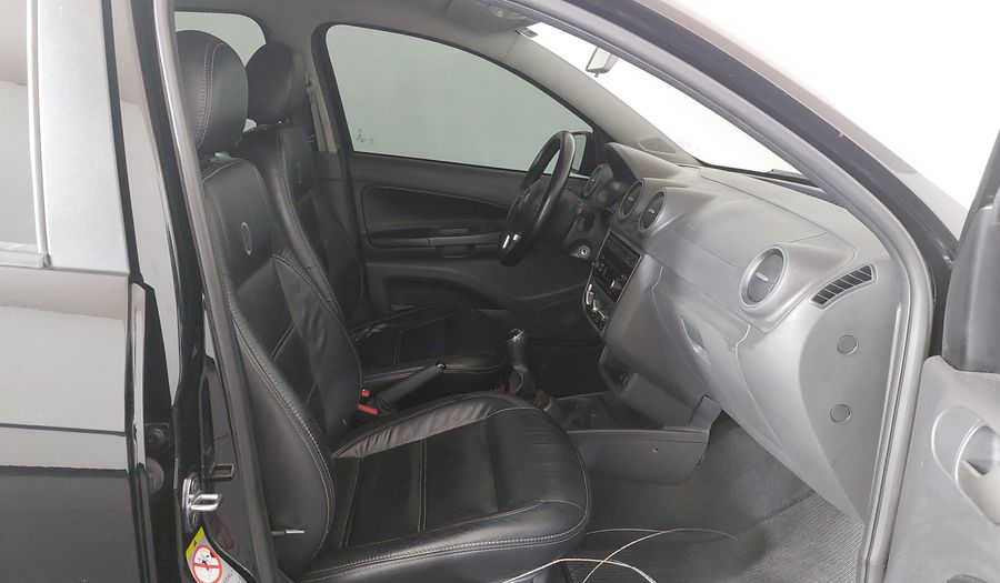 Volkswagen Voyage MI COMFORTLINE Sedan 2015