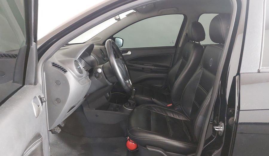 Volkswagen Voyage MI COMFORTLINE Sedan 2015