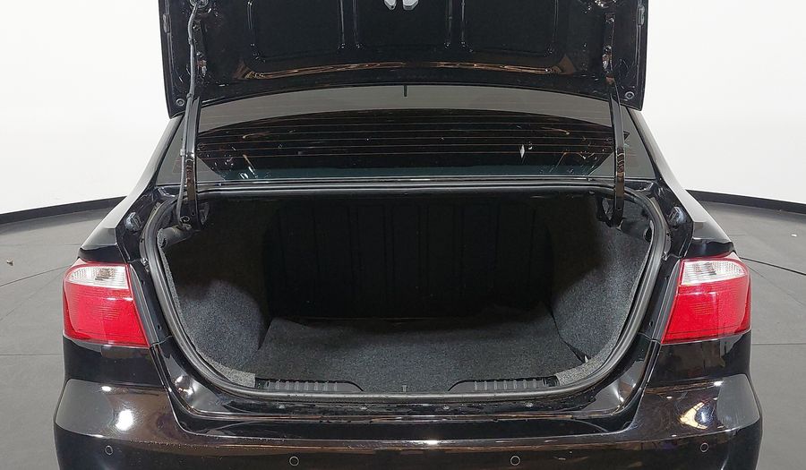 Volkswagen Voyage MI COMFORTLINE Sedan 2015