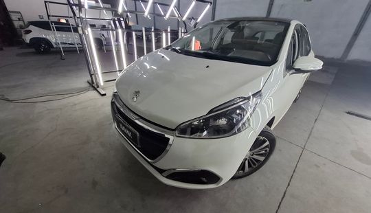 Peugeot • 208