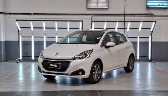 Peugeot • 208