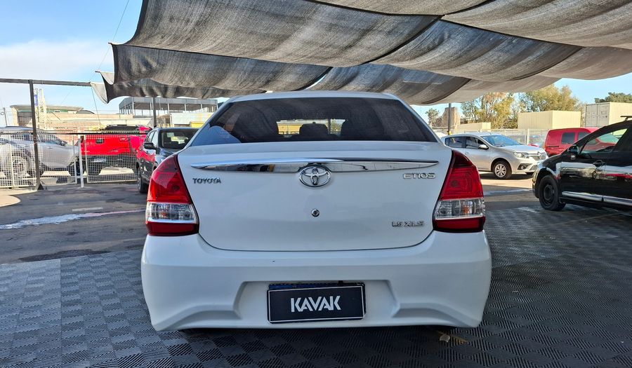 Toyota Etios 1.5 XLS AUTO Sedan 2021