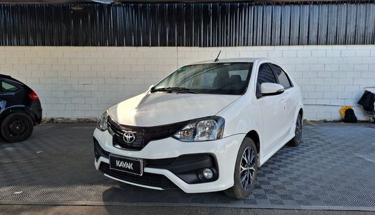 Toyota • Etios