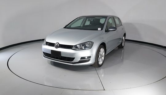 Volkswagen • Golf