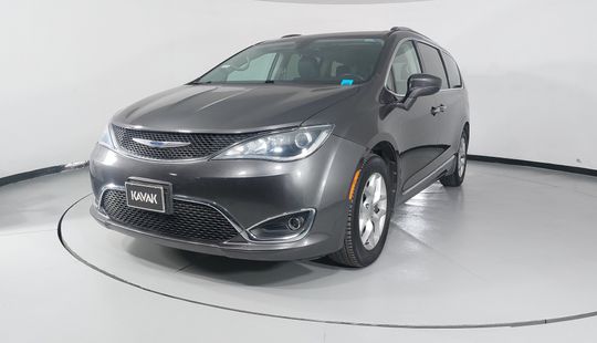 Chrysler • Pacifica