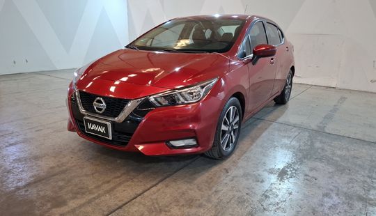 Nissan • Versa
