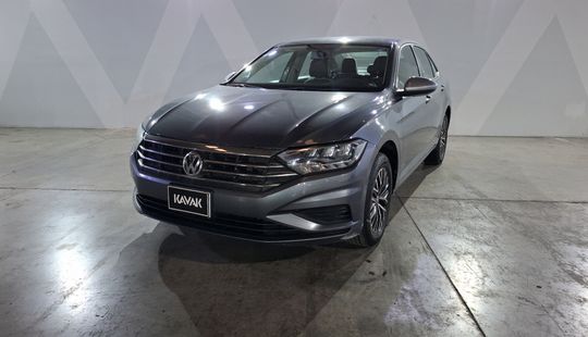 Volkswagen • Jetta