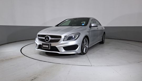 Mercedes Benz • Clase CLA