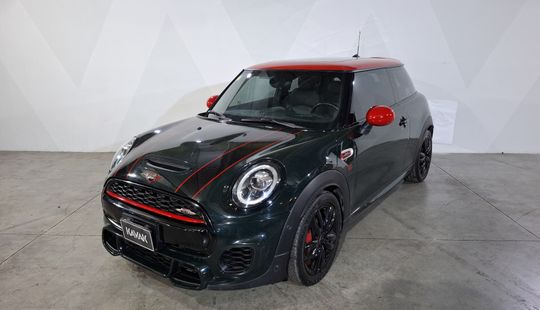 2019 • 79,741 km • Automático