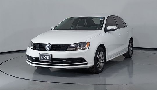 Volkswagen • Jetta