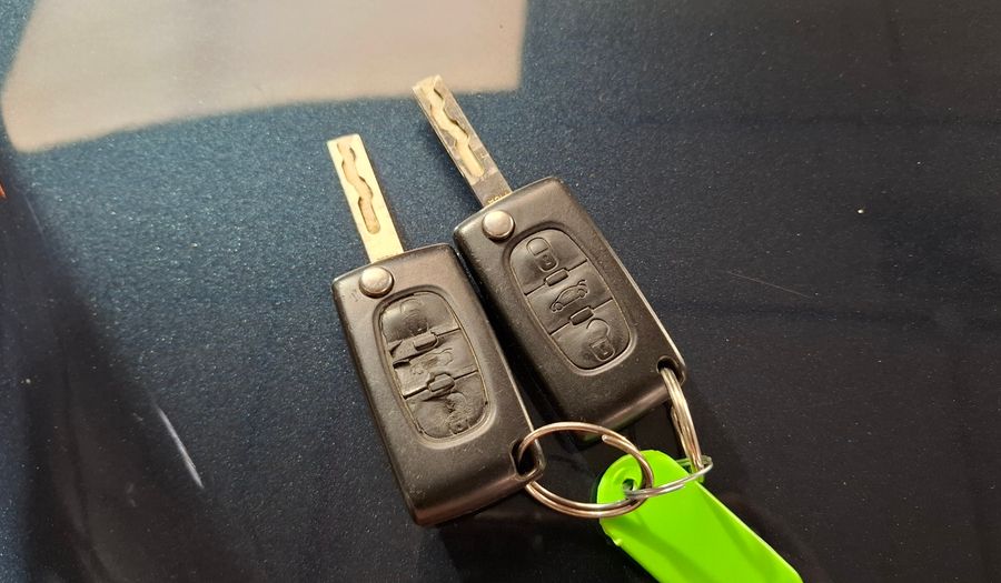 Peugeot 408 2.0 16V ALLURE+ Sedan 2013