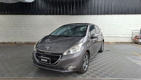Peugeot • 208