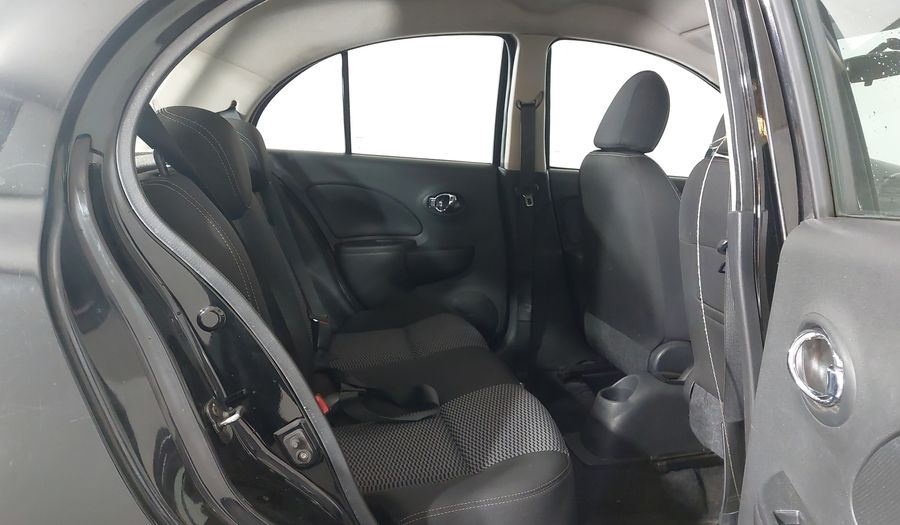 Nissan March SV 1.0 16V Hatchback 2015