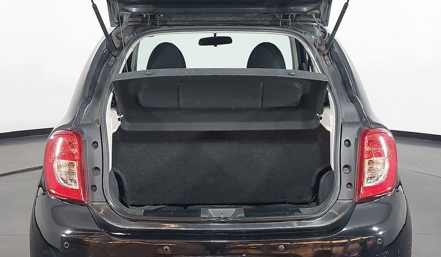 Nissan March SV 1.0 16V Hatchback 2015