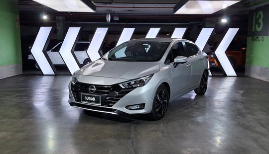 Nissan • Versa