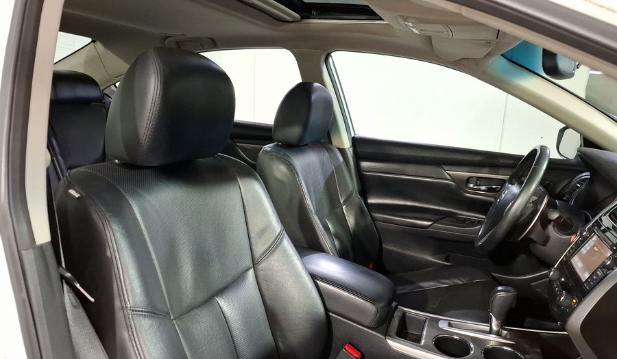 Nissan Altima 3.5 EXCLUSIVE CVT Sedan 2015