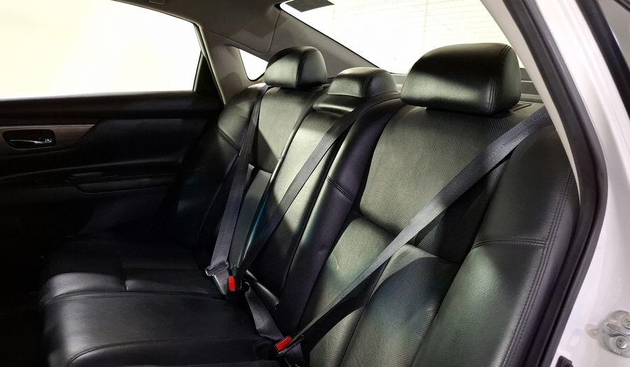 Nissan Altima 3.5 EXCLUSIVE CVT Sedan 2015