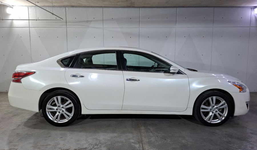 Nissan Altima 3.5 EXCLUSIVE CVT Sedan 2015